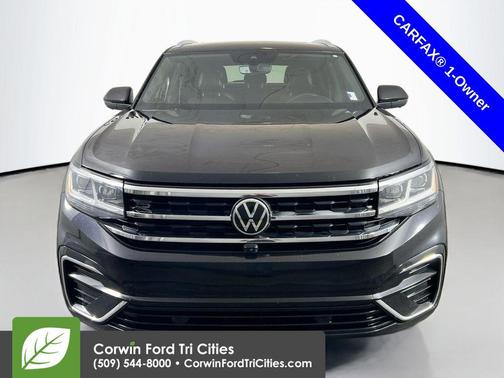 Deep Black Pearl 2021 Volkswagen Atlas Cross Sport 3.6L V6 SEL Premium R-Line