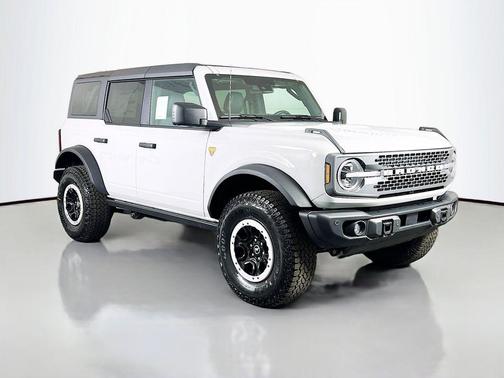 Avalanche Gray 2026 Ford Bronco Badlands