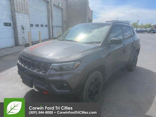 Granite Crystal Metallic Clearcoat 2023 Jeep Compass Trailhawk