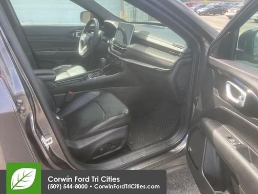 Granite Crystal Metallic Clearcoat 2023 Jeep Compass Trailhawk
