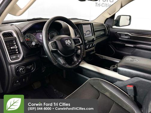 Diamond Black Crystal Pearlcoat 2020 RAM 1500 Laramie