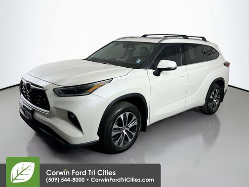 Blizzard Pearl 2021 Toyota Highlander XLE