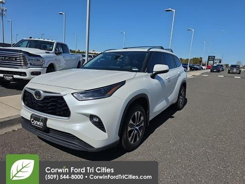 Blizzard Pearl 2021 Toyota Highlander XLE