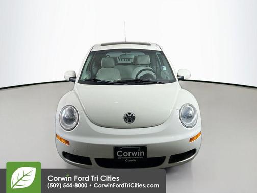 2008 Volkswagen New Beetle Triple White