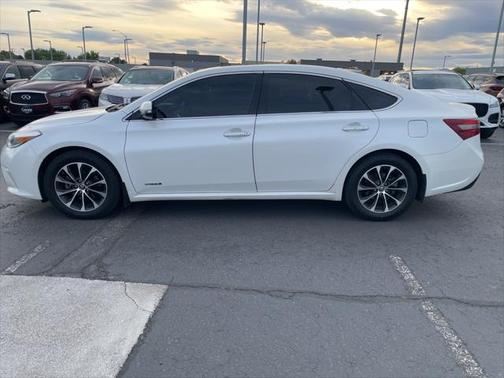 2016 Toyota Avalon Hybrid XLE Plus