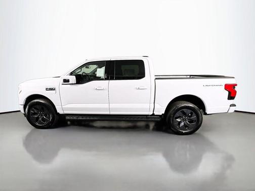 2025 Ford F-150 Lightning LARIAT