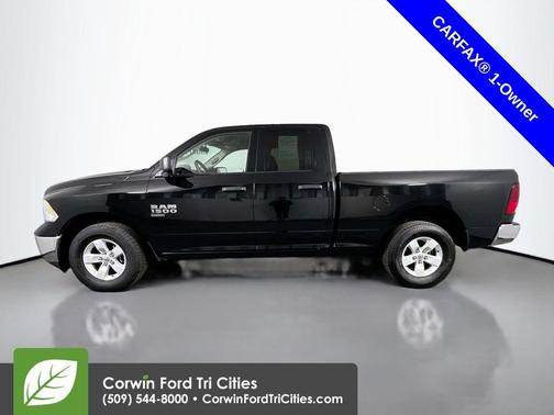 Diamond Black Crystal Pearlcoat 2024 RAM 1500 Classic SLT
