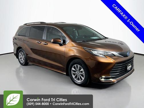 2023 Toyota Sienna XLE
