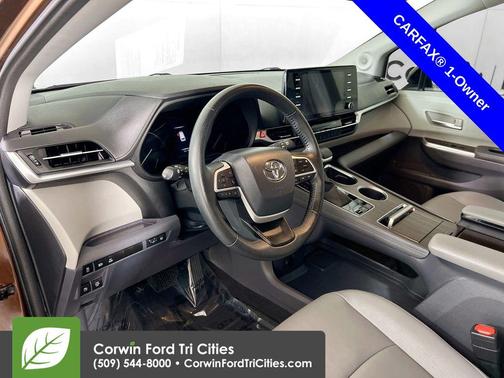 2023 Toyota Sienna XLE