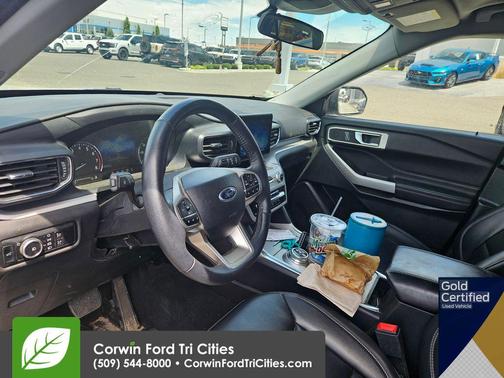 Iconic Silver Metallic 2024 Ford Explorer XLT