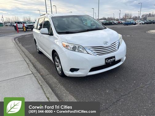2016 Toyota Sienna LE