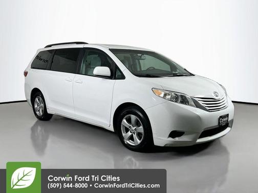 2016 Toyota Sienna LE