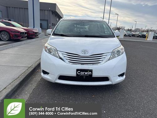 2016 Toyota Sienna LE