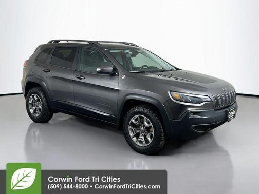 Granite Crystal Metallic Clearcoat 2019 Jeep Cherokee Trailhawk