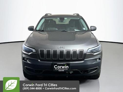 Granite Crystal Metallic Clearcoat 2019 Jeep Cherokee Trailhawk