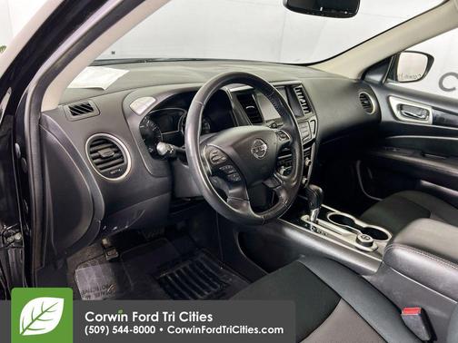 2018 Nissan Pathfinder SV