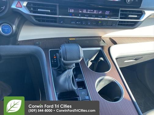 2022 Toyota Sienna XLE 7 Passenger
