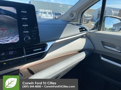 2022 Toyota Sienna XLE 7 Passenger