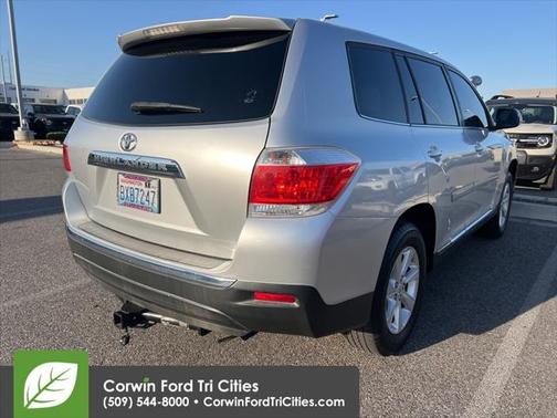 2011 Toyota Highlander SE