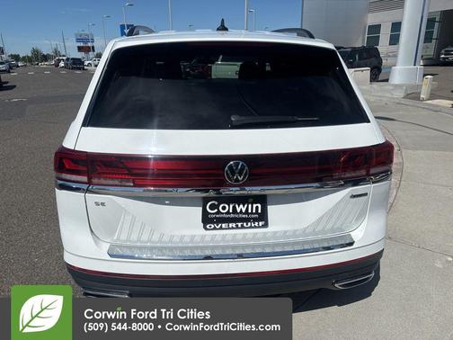 Pure White 2024 Volkswagen Atlas 2.0T SE