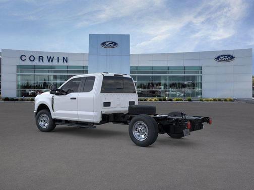Oxford White 2025 Ford F-350 XL