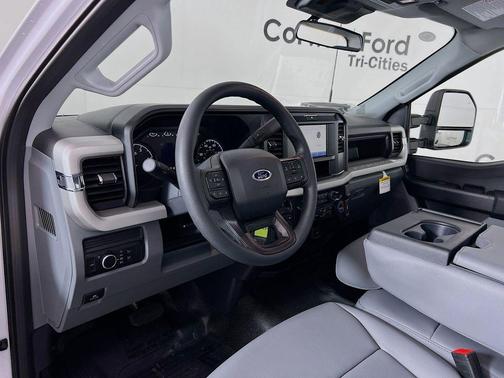 Oxford White 2026 Ford F-350 XL
