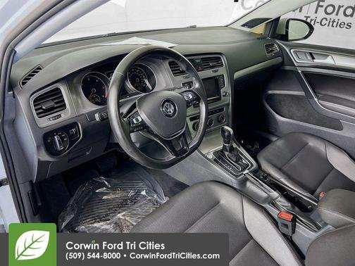 2015 Volkswagen Golf SportWagen TDI SE 4-Door