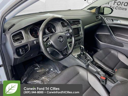 2015 Volkswagen Golf SportWagen TDI SE 4-Door