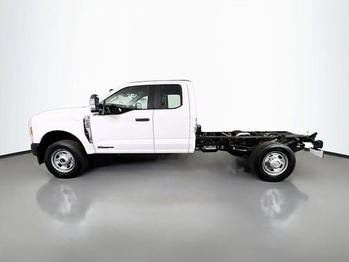 Oxford White 2026 Ford F-350 XL