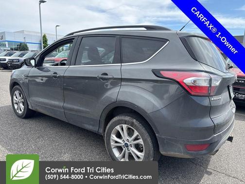 Magnetic Metallic 2018 Ford Escape SE