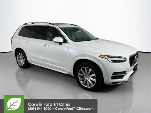 2016 Volvo XC90 T6 Momentum