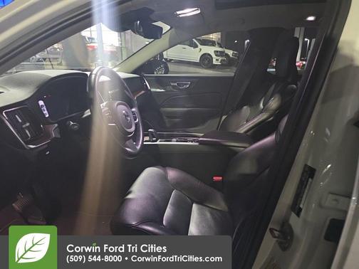 2024 Volvo S60 B5 Plus Dark Theme