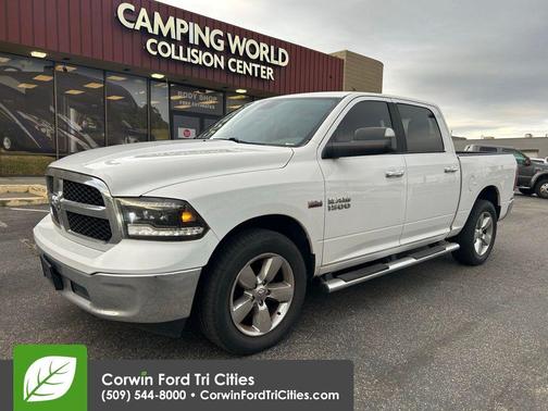 Bright White Clearcoat 2016 RAM 1500 SLT
