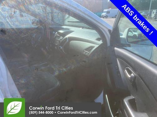 White 2013 Hyundai TUCSON Limited