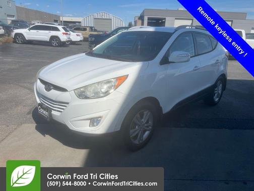 White 2013 Hyundai TUCSON Limited