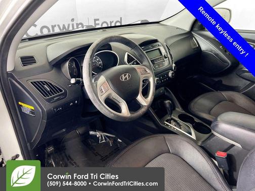 Cotton White 2013 Hyundai TUCSON Limited
