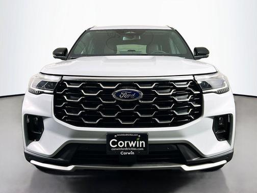 Space White Metallic 2026 Ford Explorer Platinum