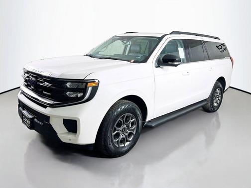 Star White Metallic Tri-Coat 2026 Ford Expedition Max Active 4x4