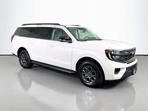 Star White Metallic Tri-Coat 2026 Ford Expedition Max Active 4x4