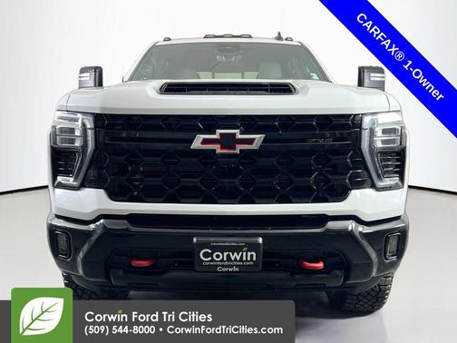 Summit White 2024 Chevrolet Silverado 2500 4WD Crew Cab Standard Bed ZR2