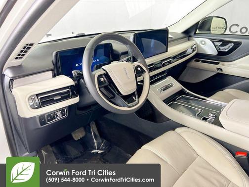 Pristine White Metallic Tri-Coat 2025 Lincoln Aviator Reserve AWD