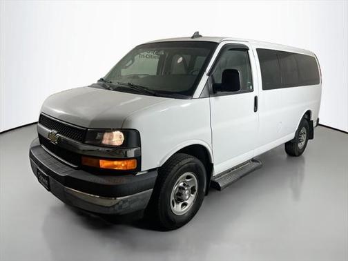 2017 Chevrolet Express 3500 LT