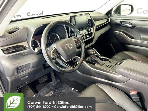 Magnetic Gray Metallic 2020 Toyota Highlander XLE