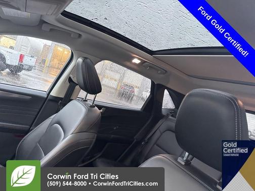 2022 Ford Escape Titanium