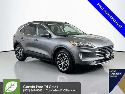 2022 Ford Escape Titanium