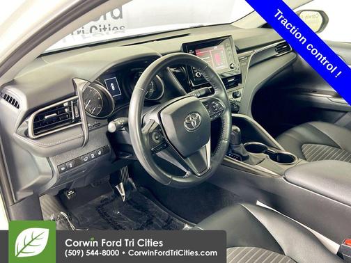 Wind Chill Pearl/Midnight Black Metallic 2024 Toyota Camry SE