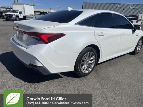 2021 Toyota Avalon Hybrid XLE Plus