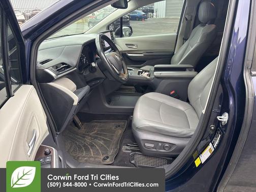 2021 Toyota Sienna XLE 7 Passenger