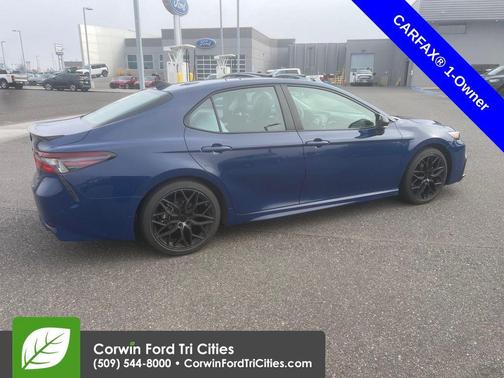 2024 Toyota Camry Hybrid SE