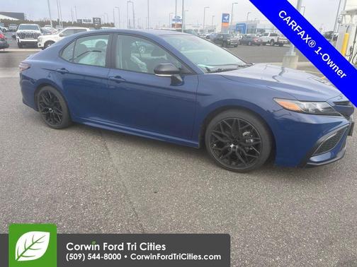 2024 Toyota Camry Hybrid SE